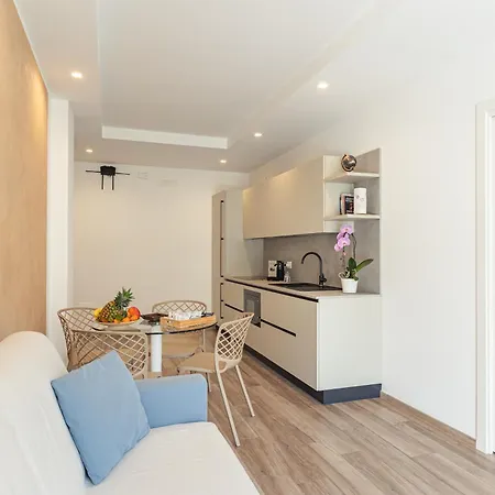 Vilu Centro Aparthotel *